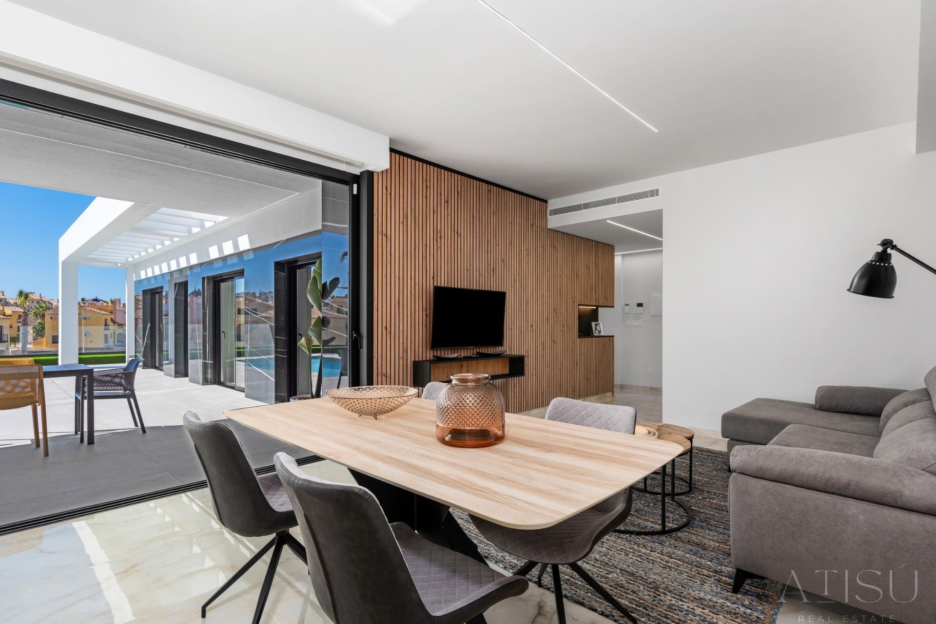 Venta de villa en Algorfa