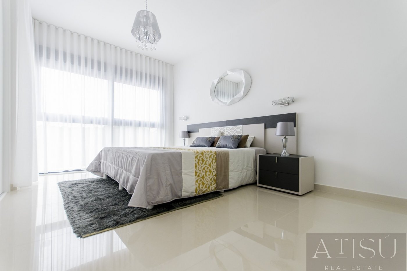 Venta de villa en San miguel de salinas