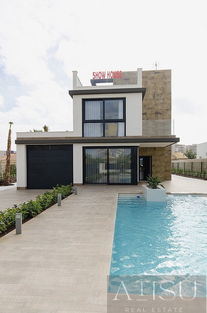 Venta de villa en Orihuela costa