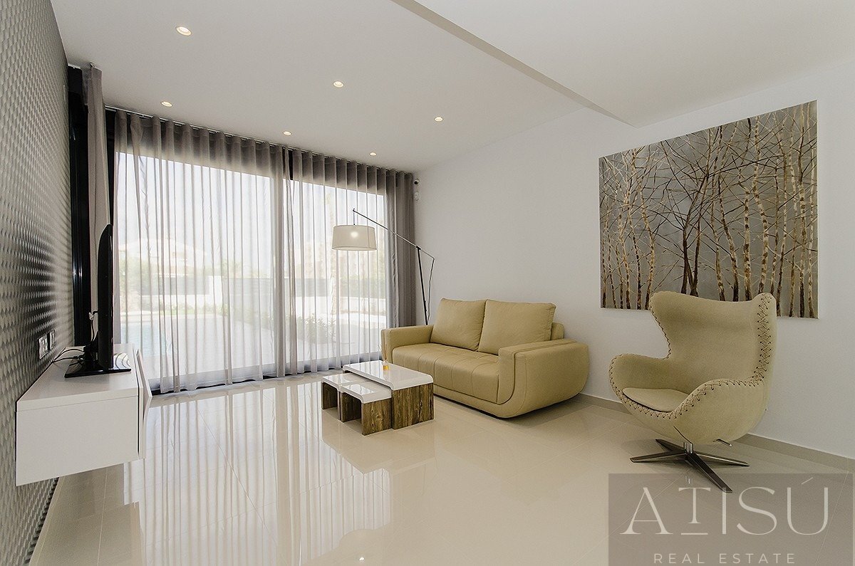 Venta de villa en Orihuela costa