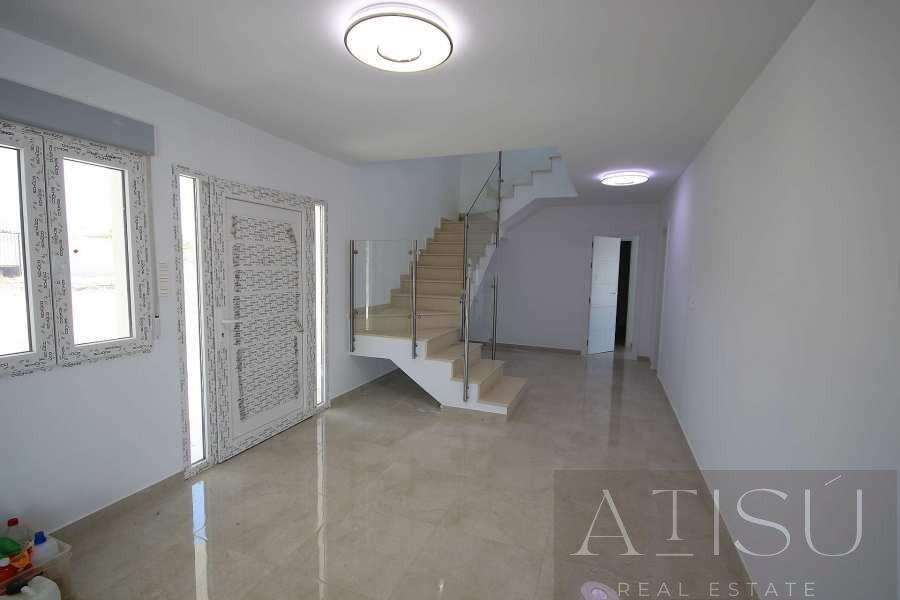 Venta de villa en Pinoso
