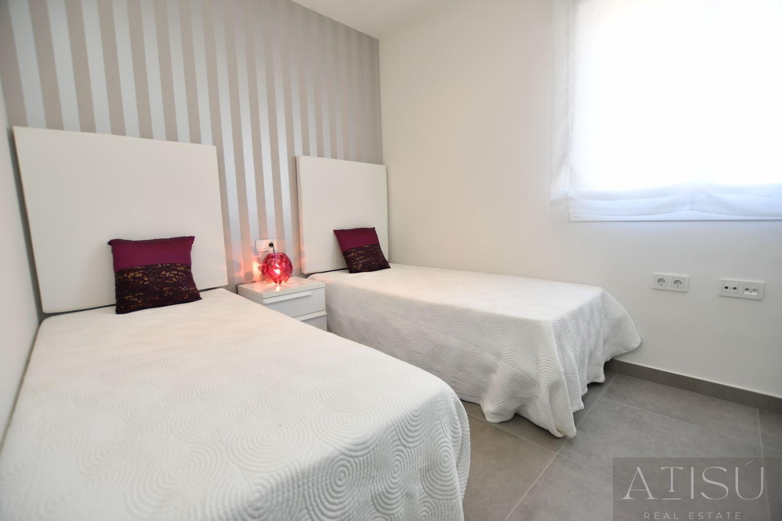 Venta de bungalow en San miguel de salinas