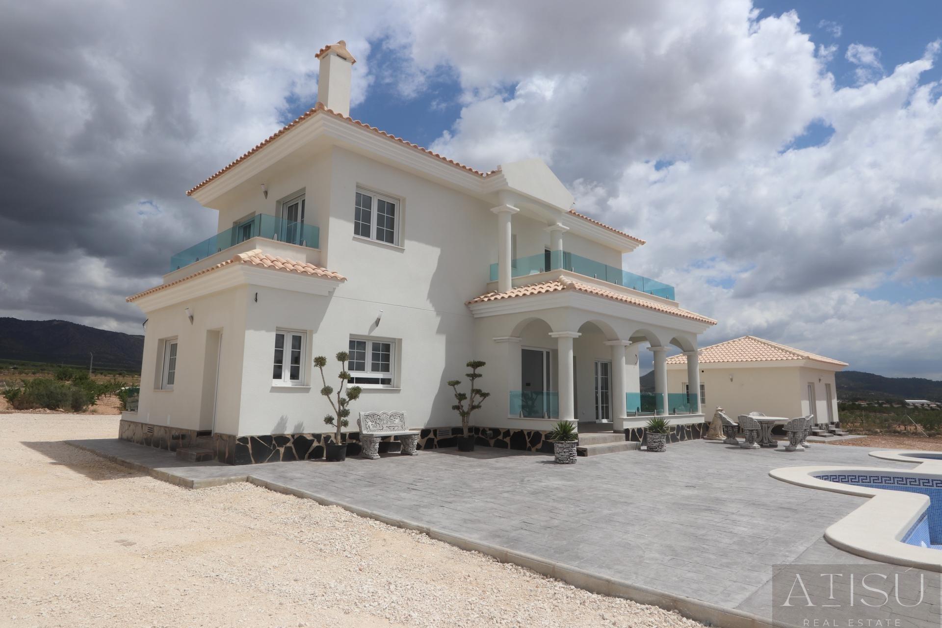 Venta de villa en Pinoso
