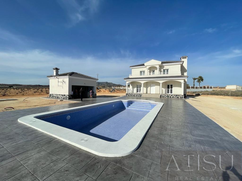 Venta de villa en Pinoso