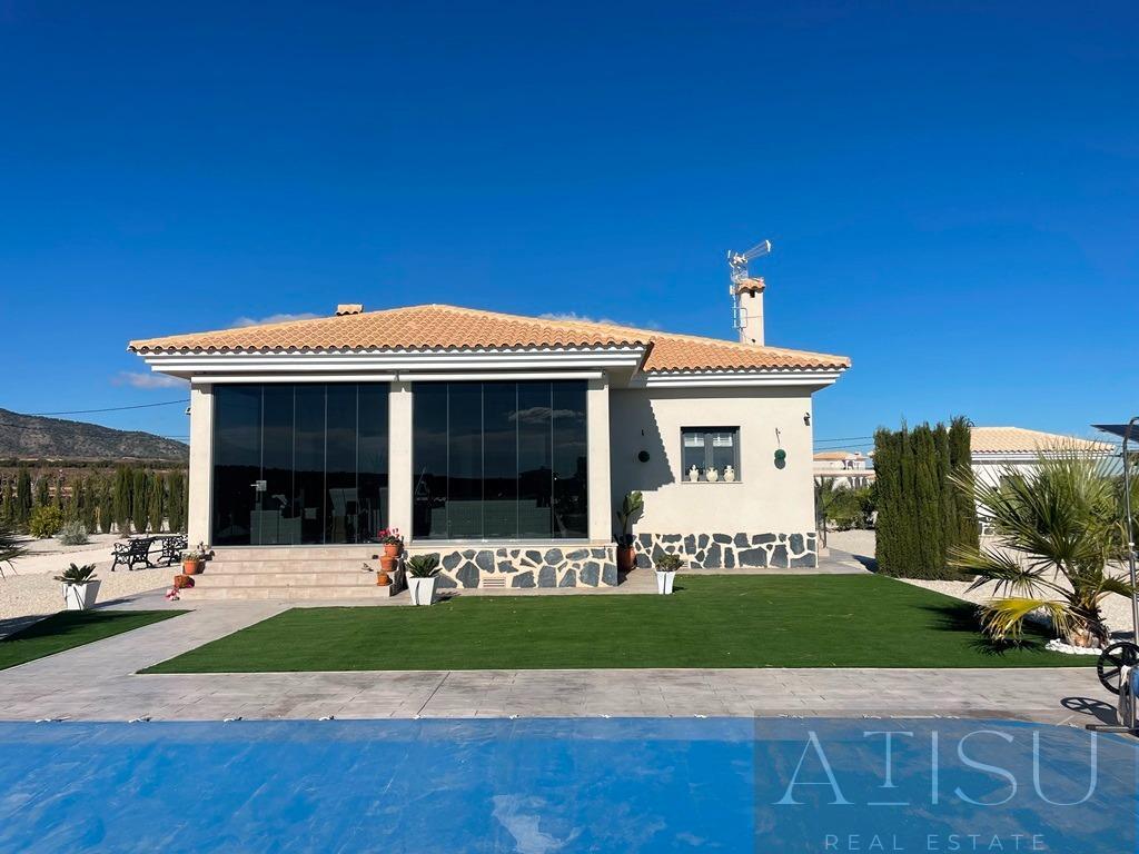 Venta de villa en Pinoso