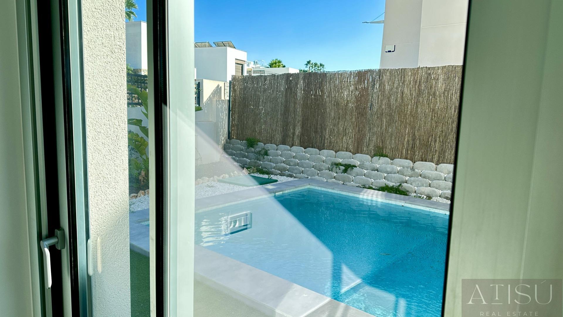 Venta de villa en Algorfa