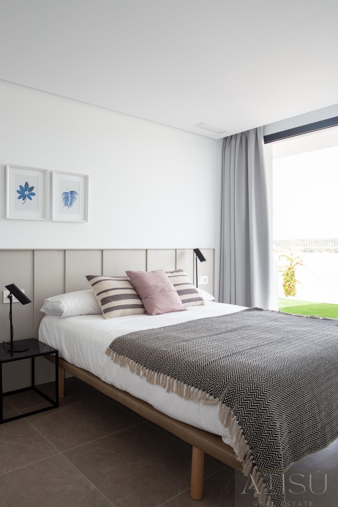 Venta de villa en Orihuela costa