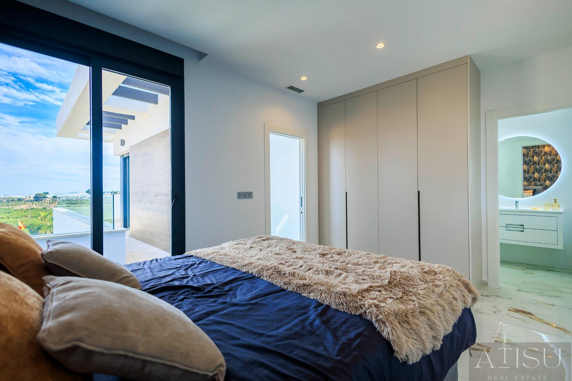 Venta de villa en Pilar de la horadada