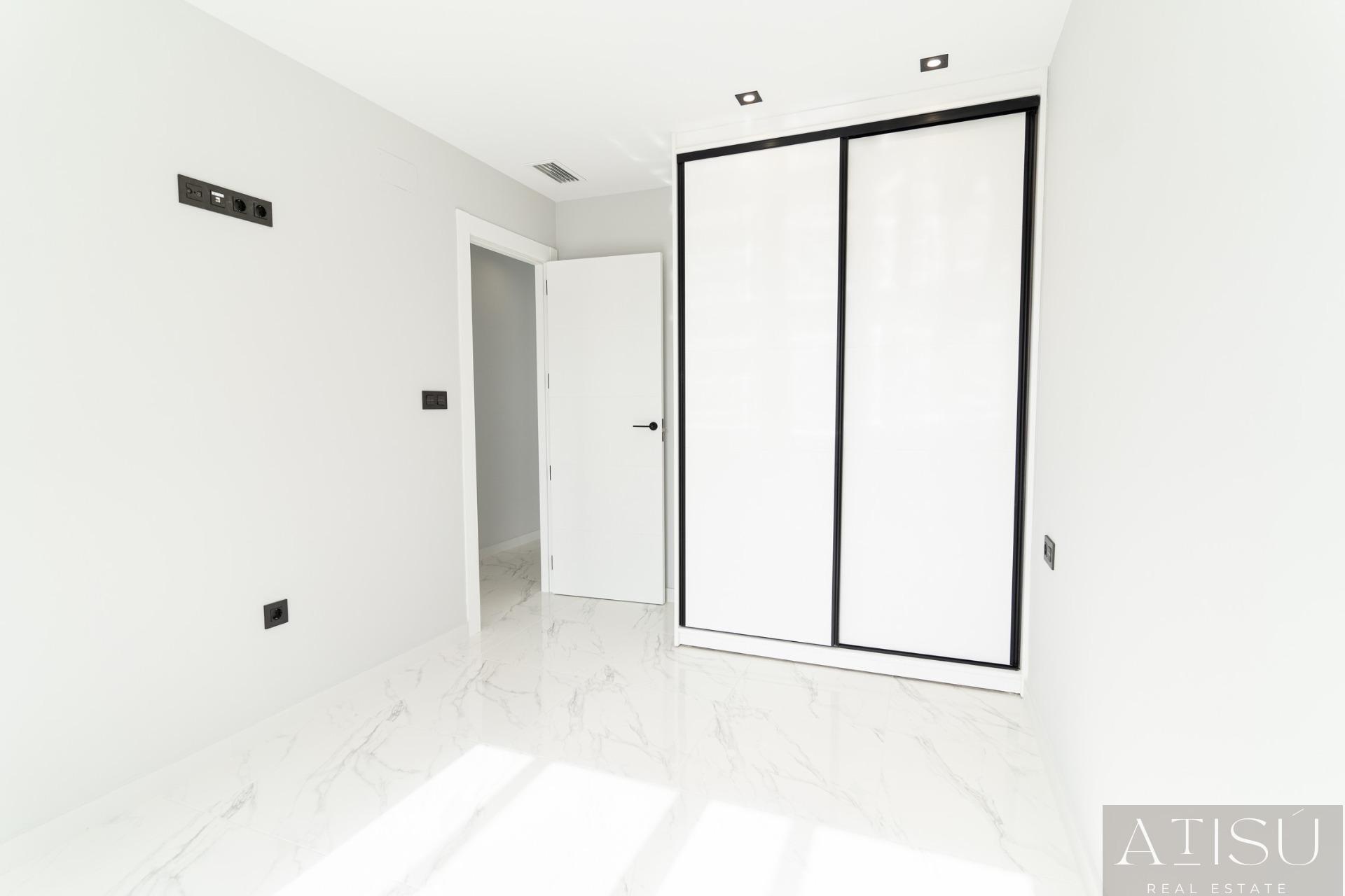 Venta de villa en Orihuela costa