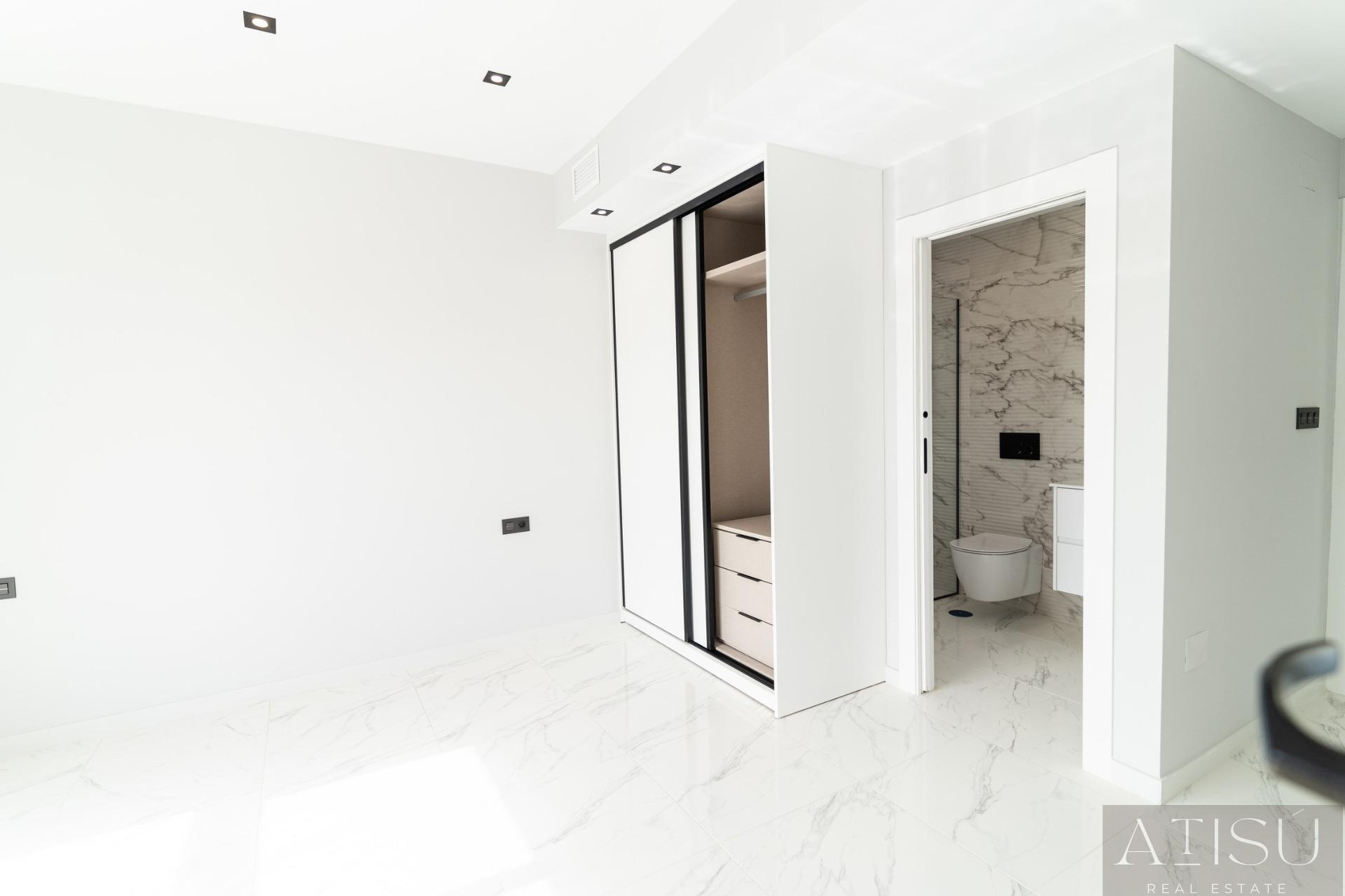 Venta de villa en Orihuela costa