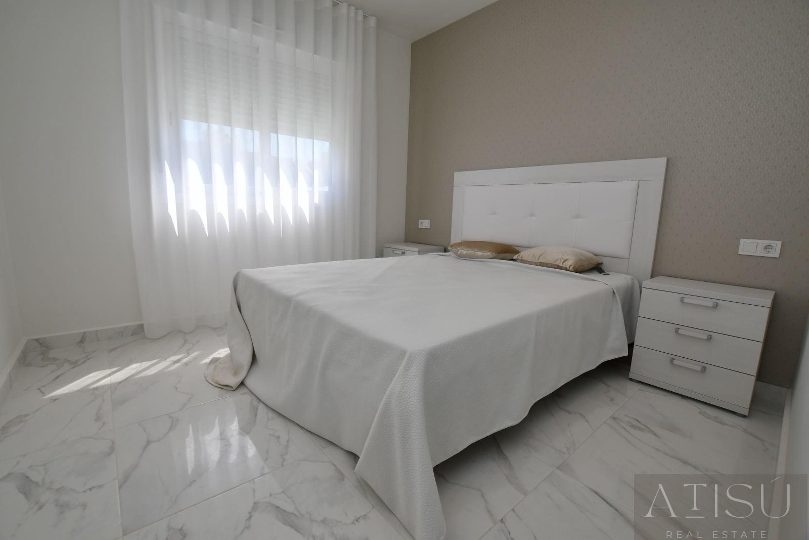 Venta de bungalow en San miguel de salinas