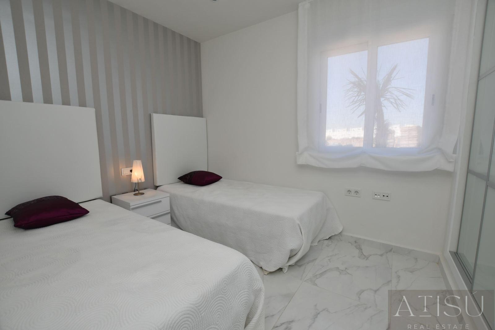 Venta de bungalow en San miguel de salinas