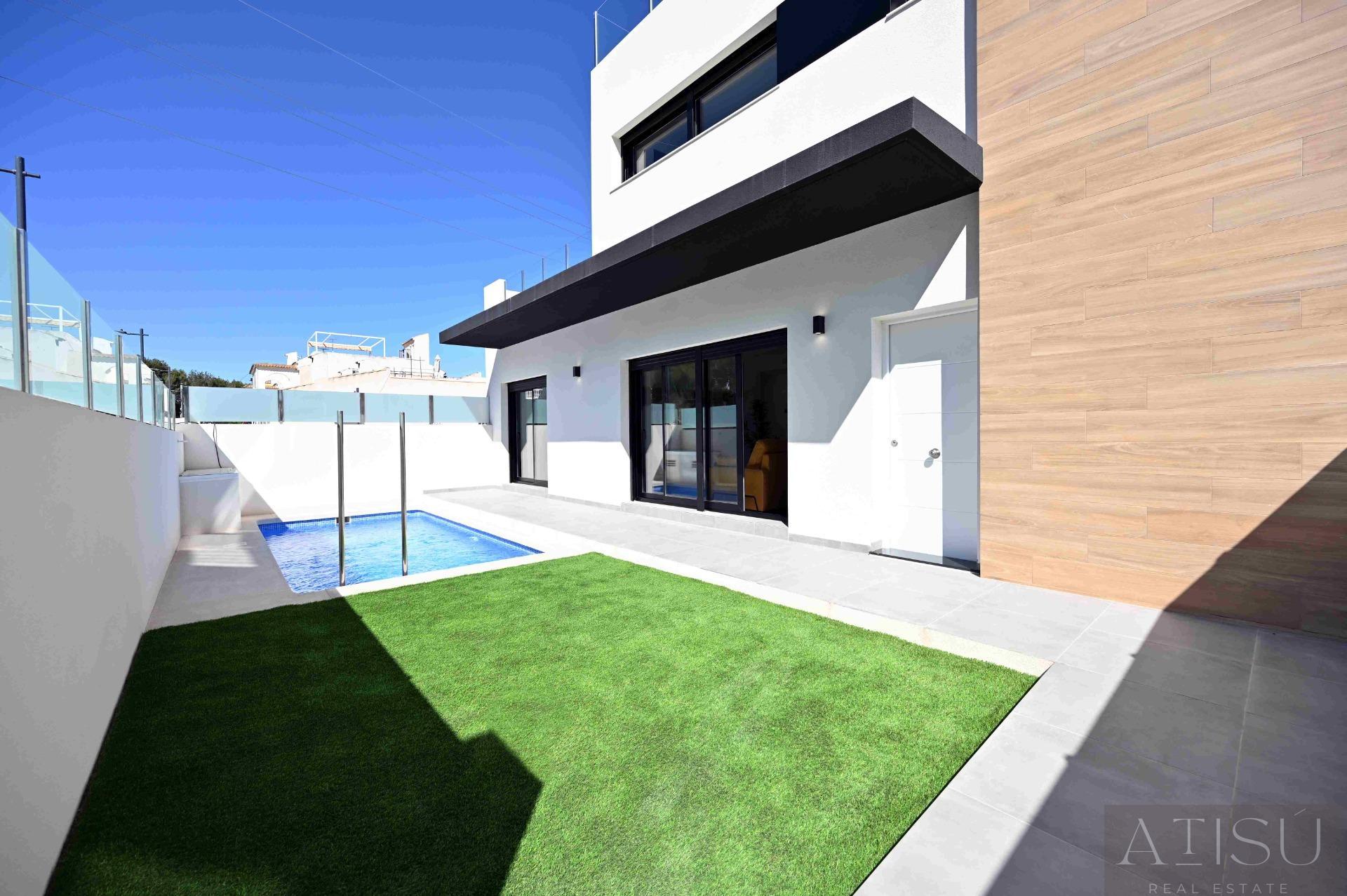 For sale of villa in Orihuela costa