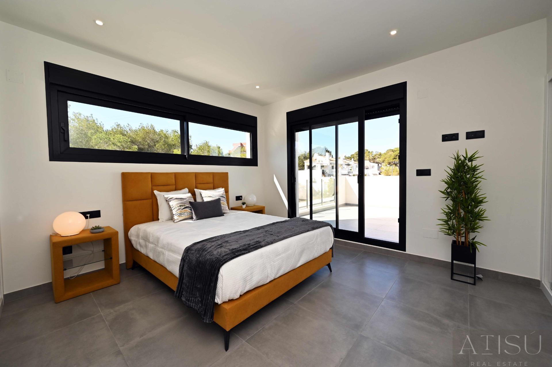 For sale of villa in Orihuela costa