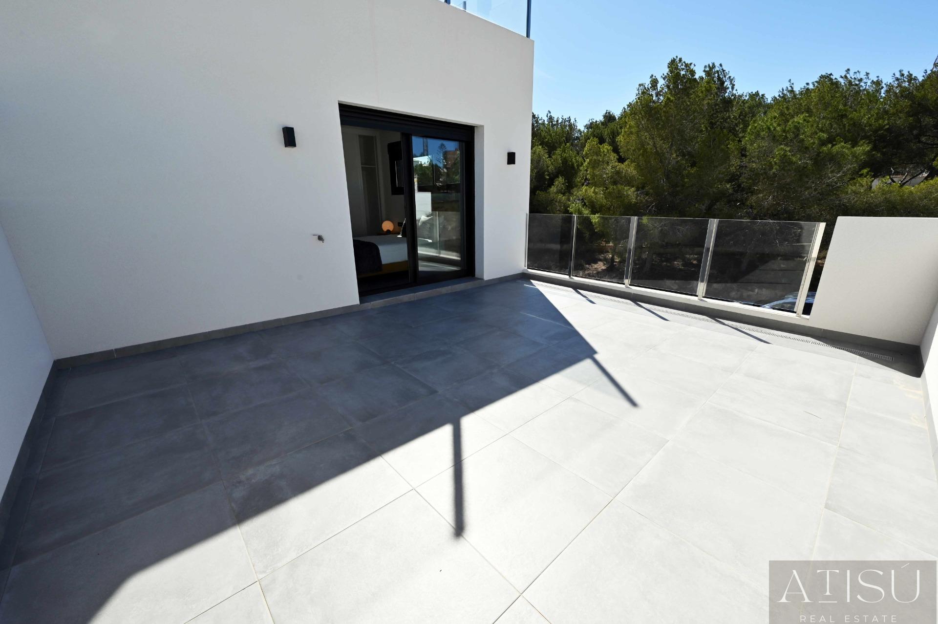 For sale of villa in Orihuela costa