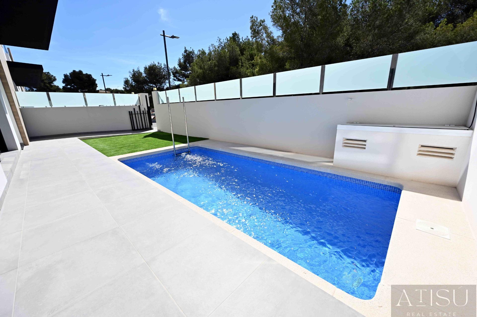 For sale of villa in Orihuela costa
