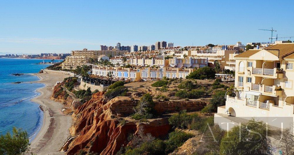 For sale of villa in Orihuela costa