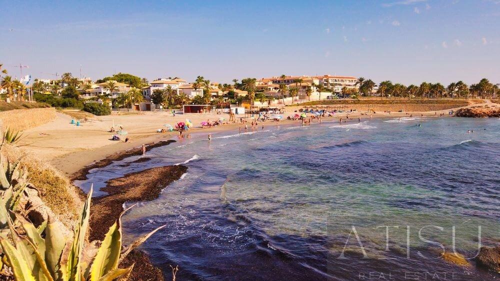 For sale of villa in Orihuela costa