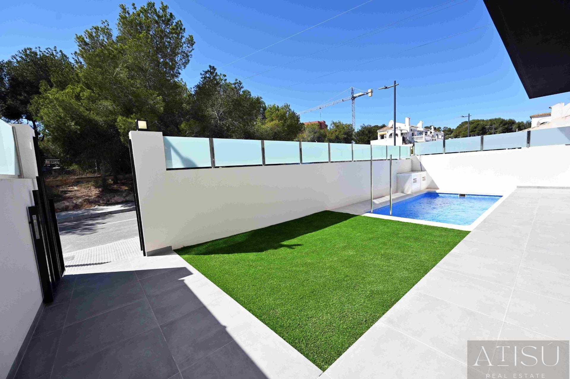 For sale of villa in Orihuela costa