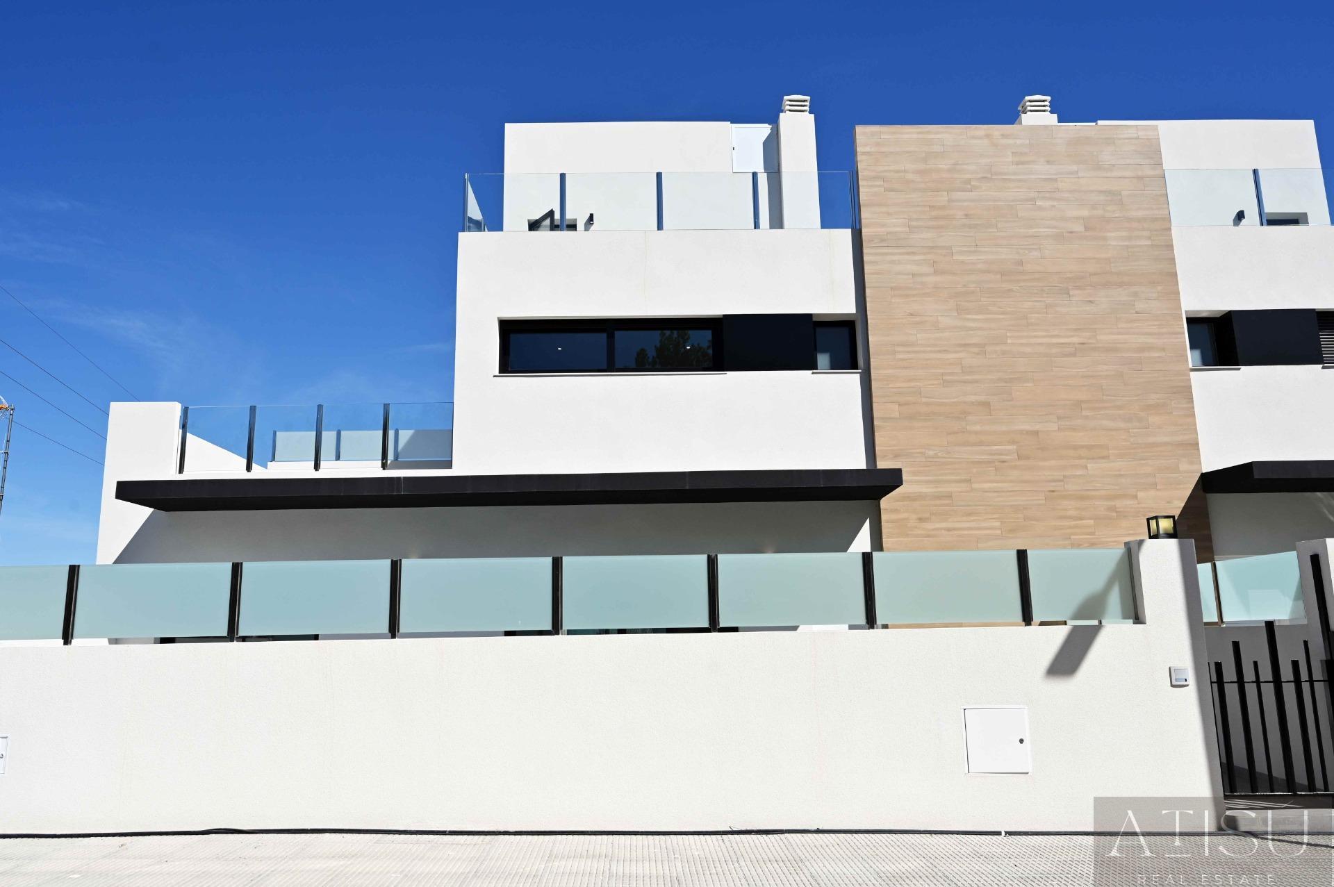 For sale of villa in Orihuela costa