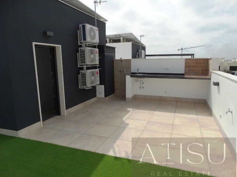 Venta de villa en Pilar de la horadada