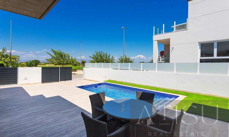 Venta de villa en Daya nueva