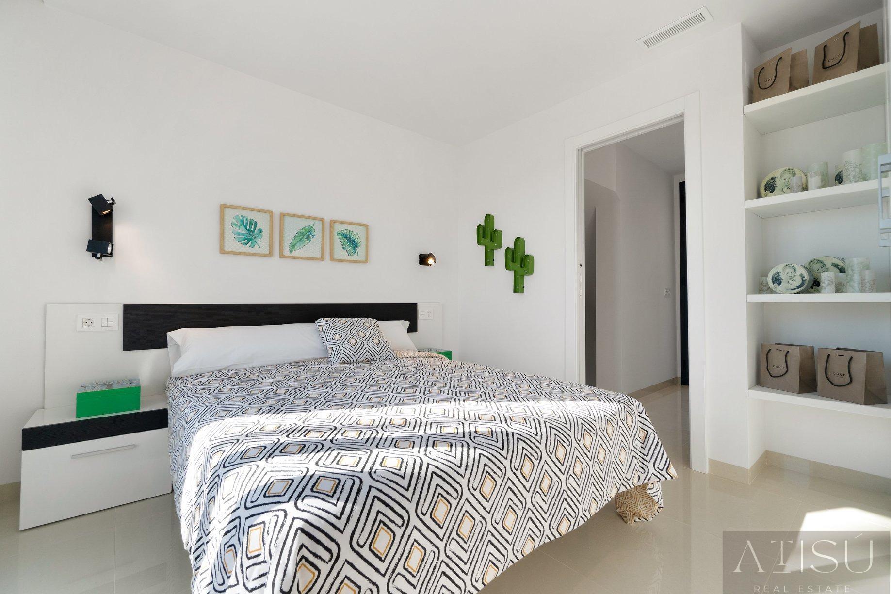 Venta de villa en Los montesinos