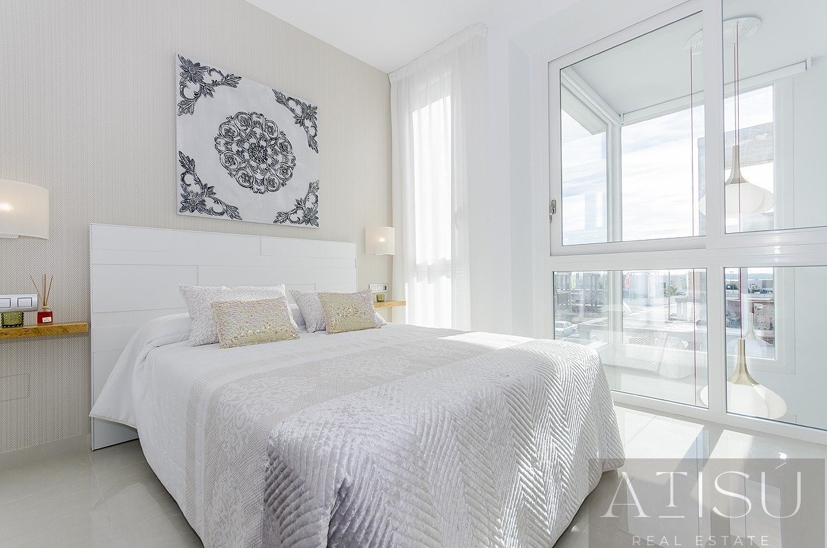 Venta de villa en Los montesinos