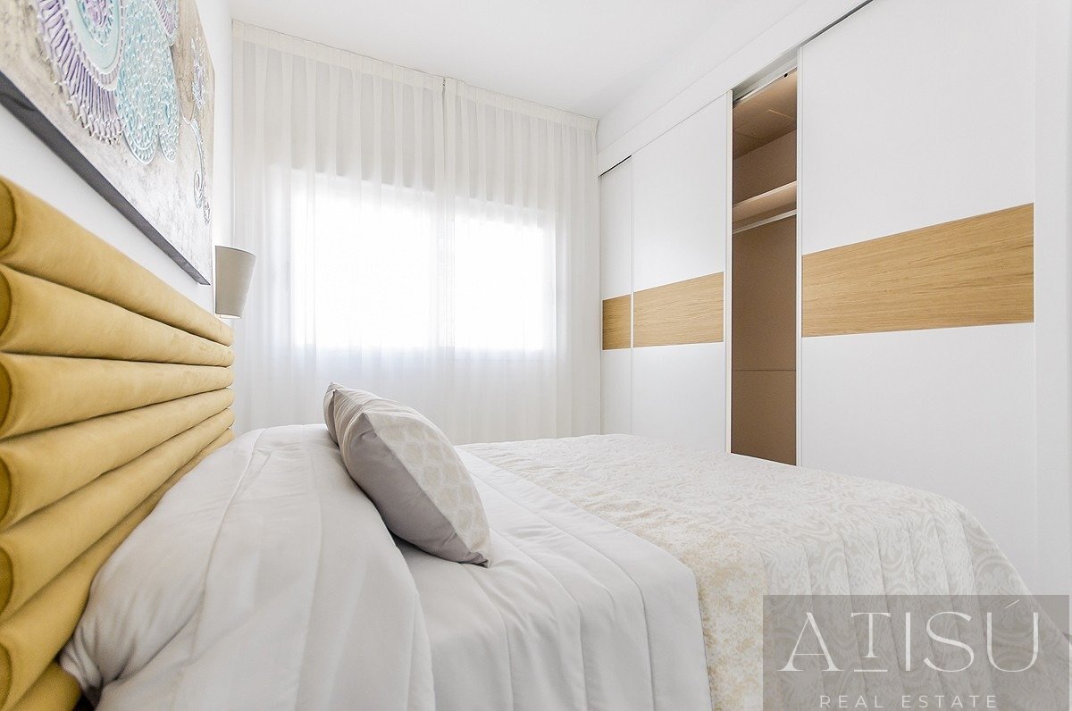 Venta de villa en Los montesinos