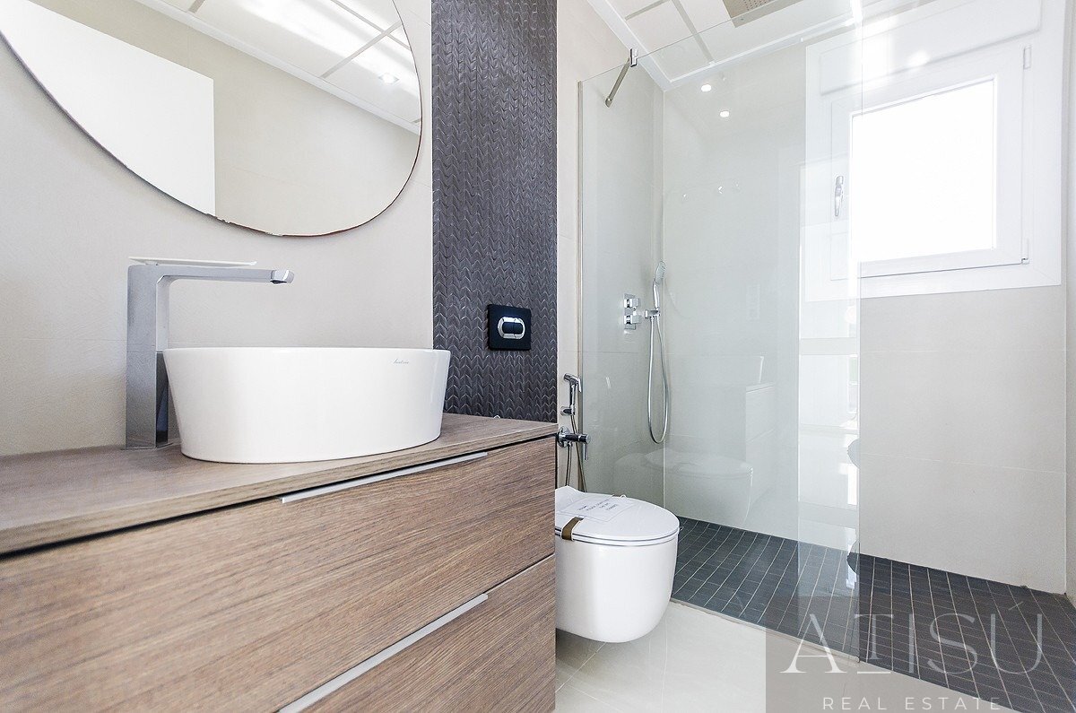 Venta de villa en Los montesinos