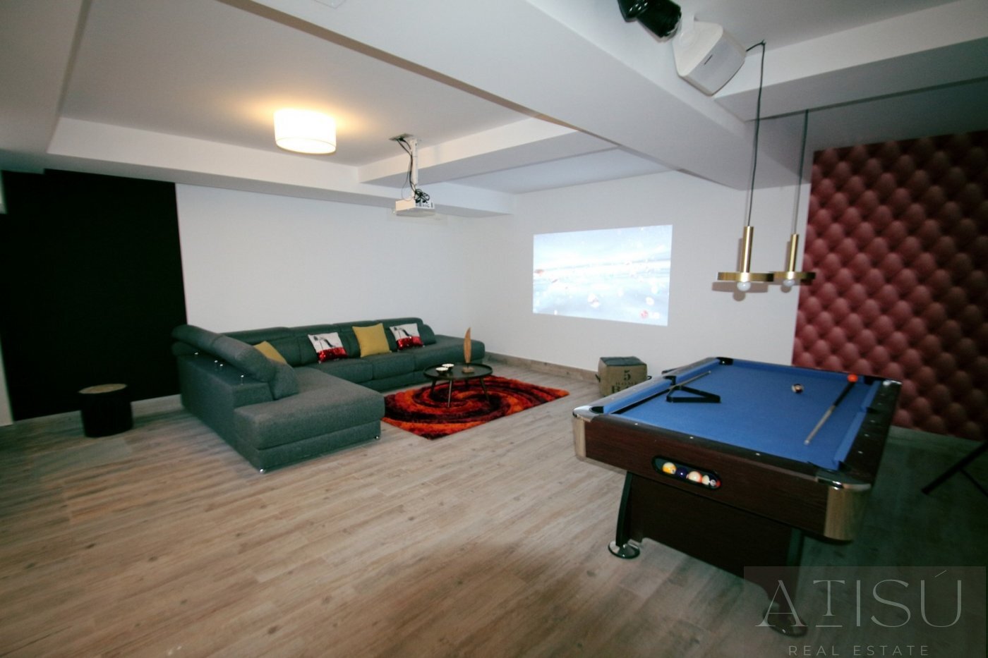 Venta de villa en Los montesinos