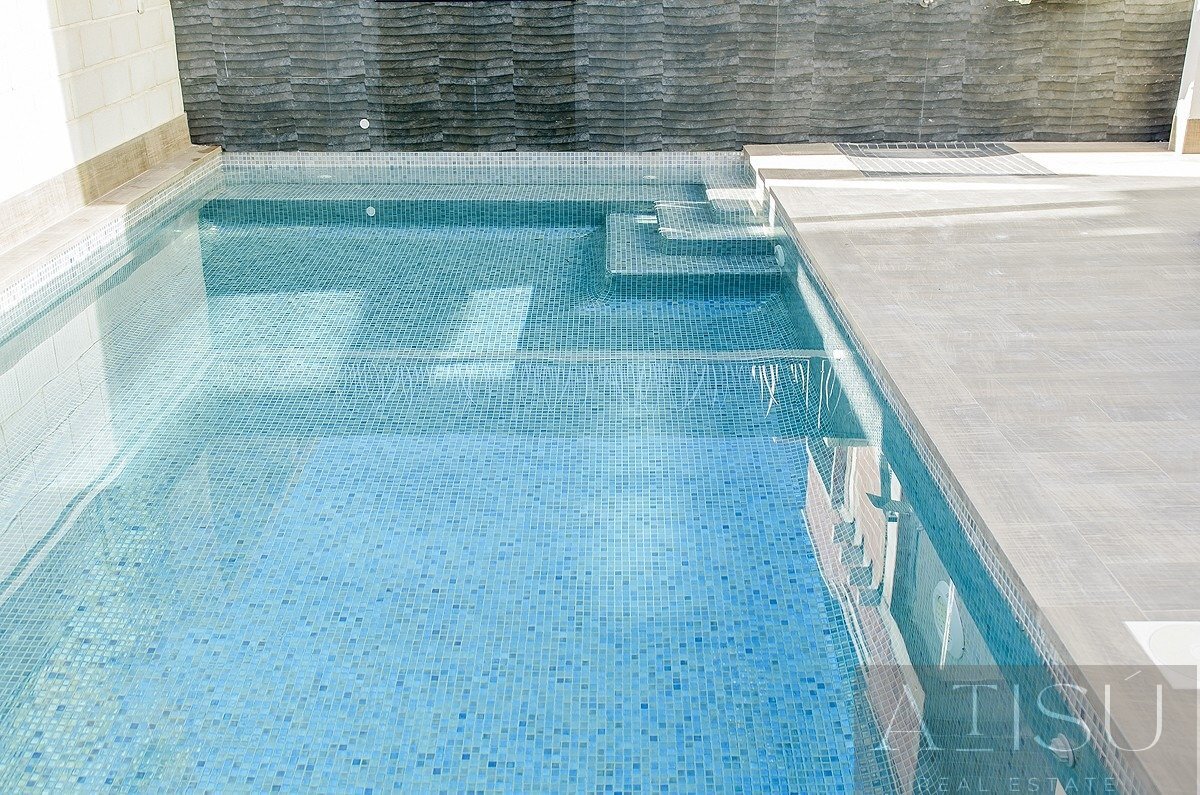 Venta de villa en Los montesinos