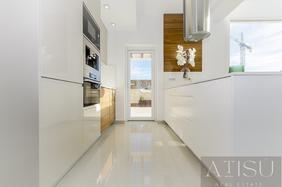 Venta de villa en Los montesinos