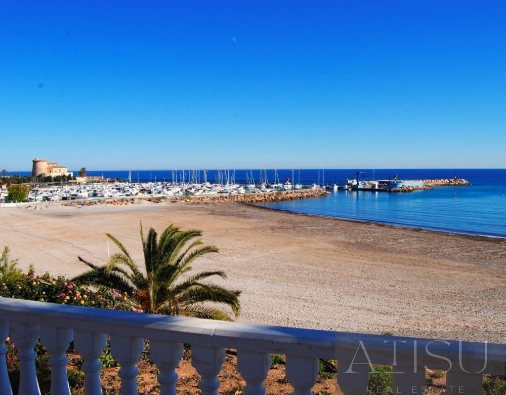 Venta de villa en Pilar de la horadada