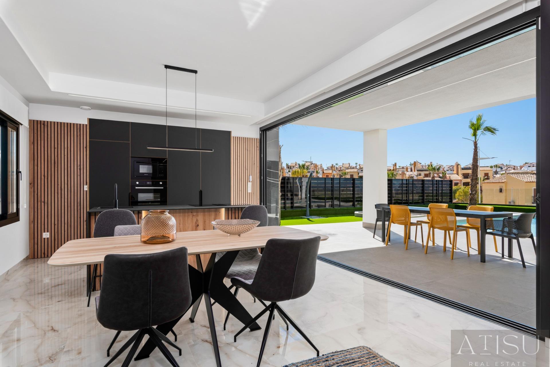 Venta de villa en Algorfa