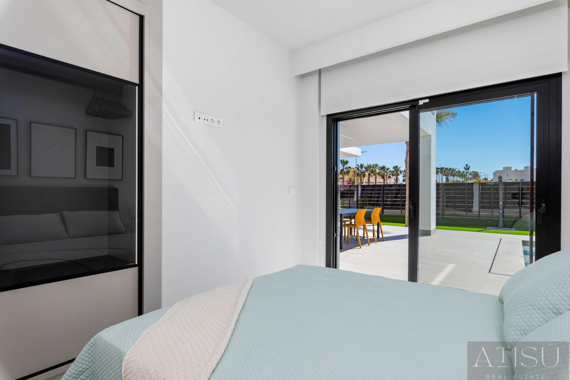 Venta de villa en Algorfa