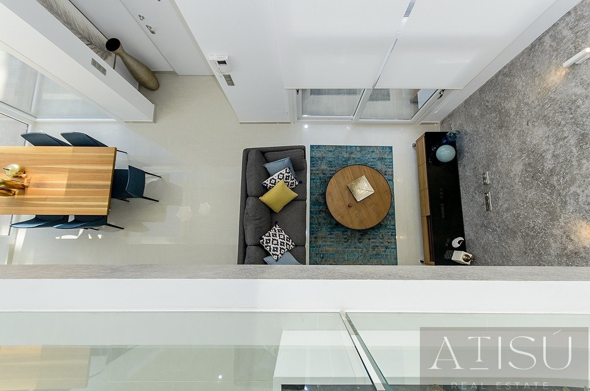 Venta de villa en Los montesinos