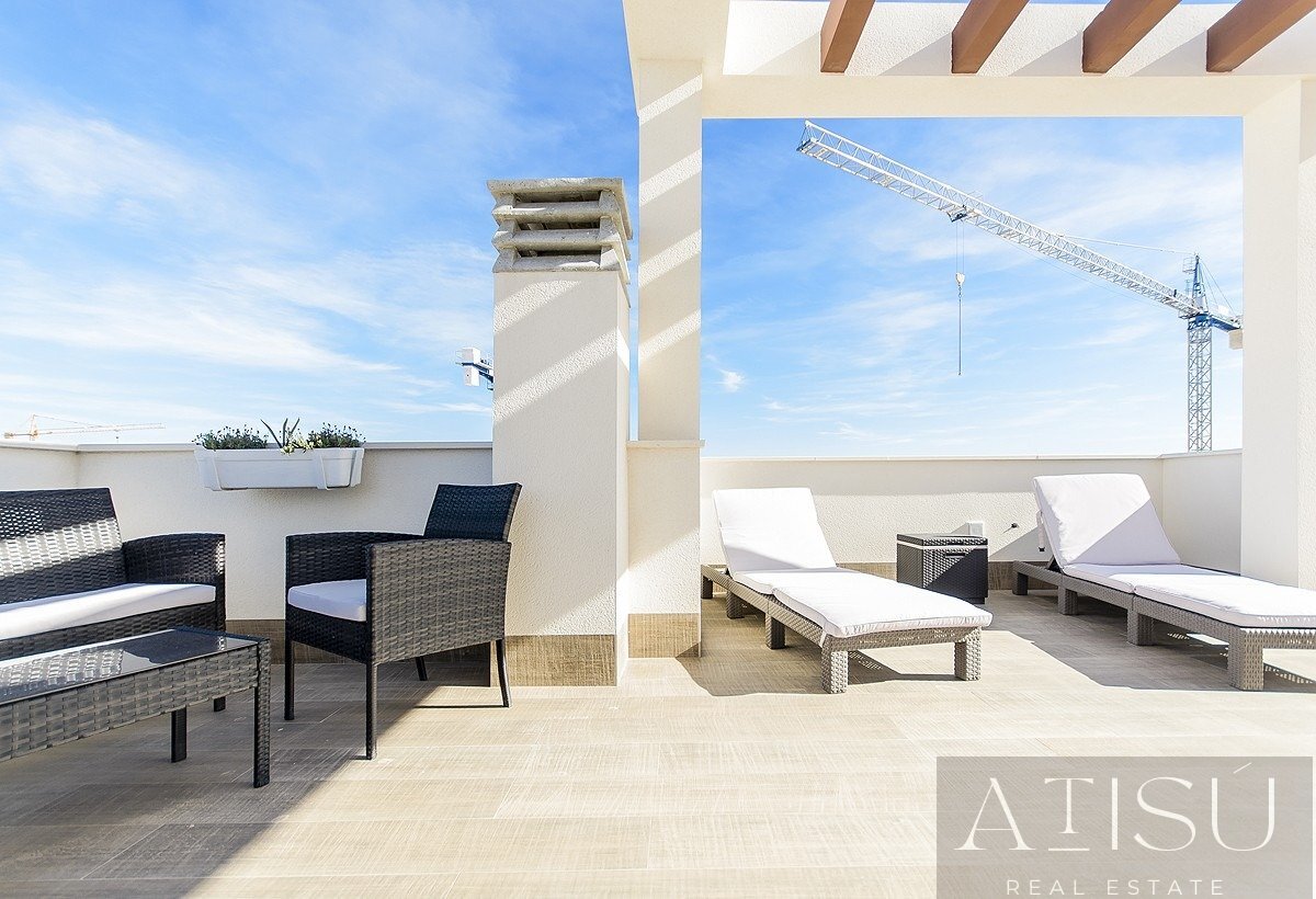 Venta de villa en Los montesinos