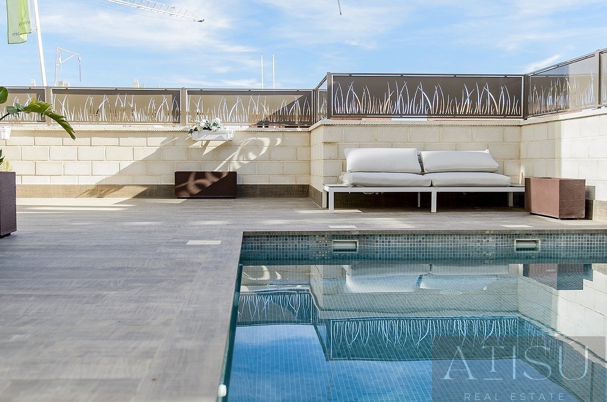 Venta de villa en Los montesinos