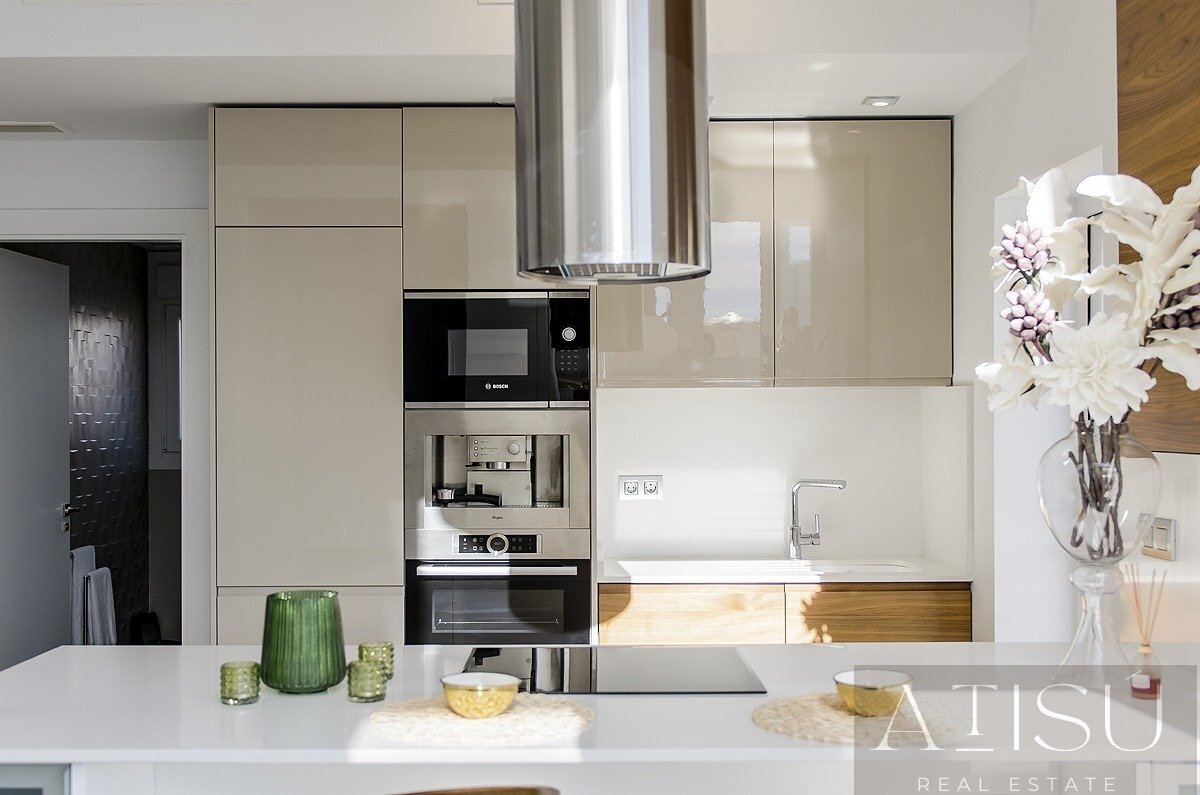 Venta de villa en Los montesinos