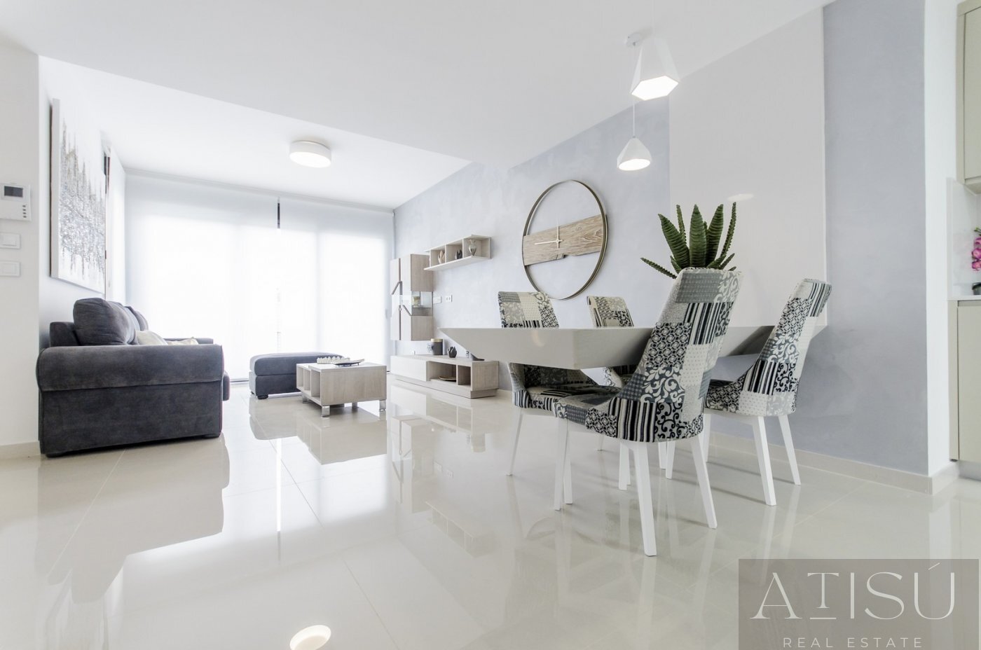 Venta de villa en San miguel de salinas