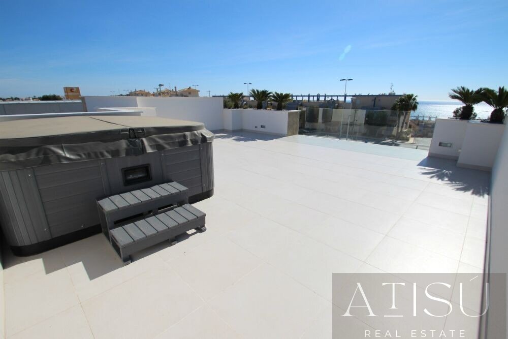 Venta de villa en Orihuela costa