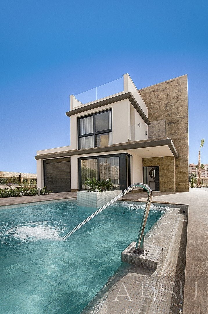 Venta de villa en Orihuela costa