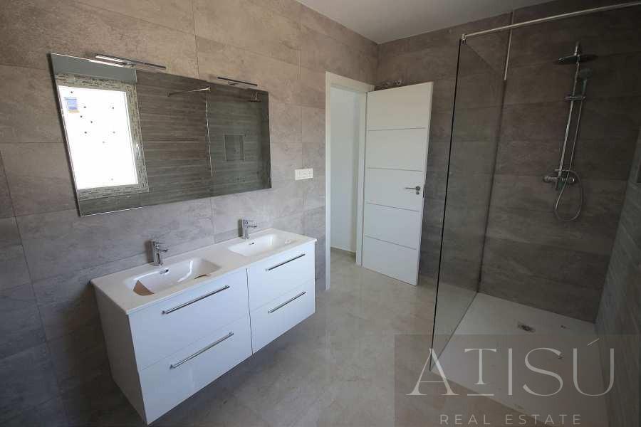 Venta de villa en Pinoso