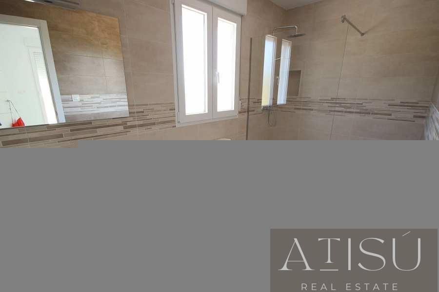 Venta de villa en Pinoso