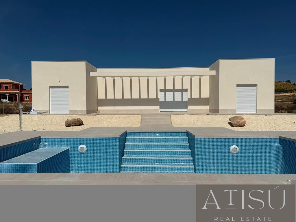 Venta de villa en Pinoso