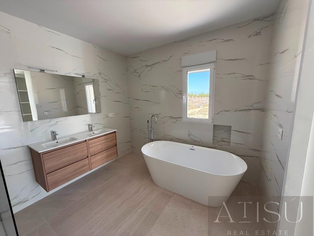 Venta de villa en Pinoso