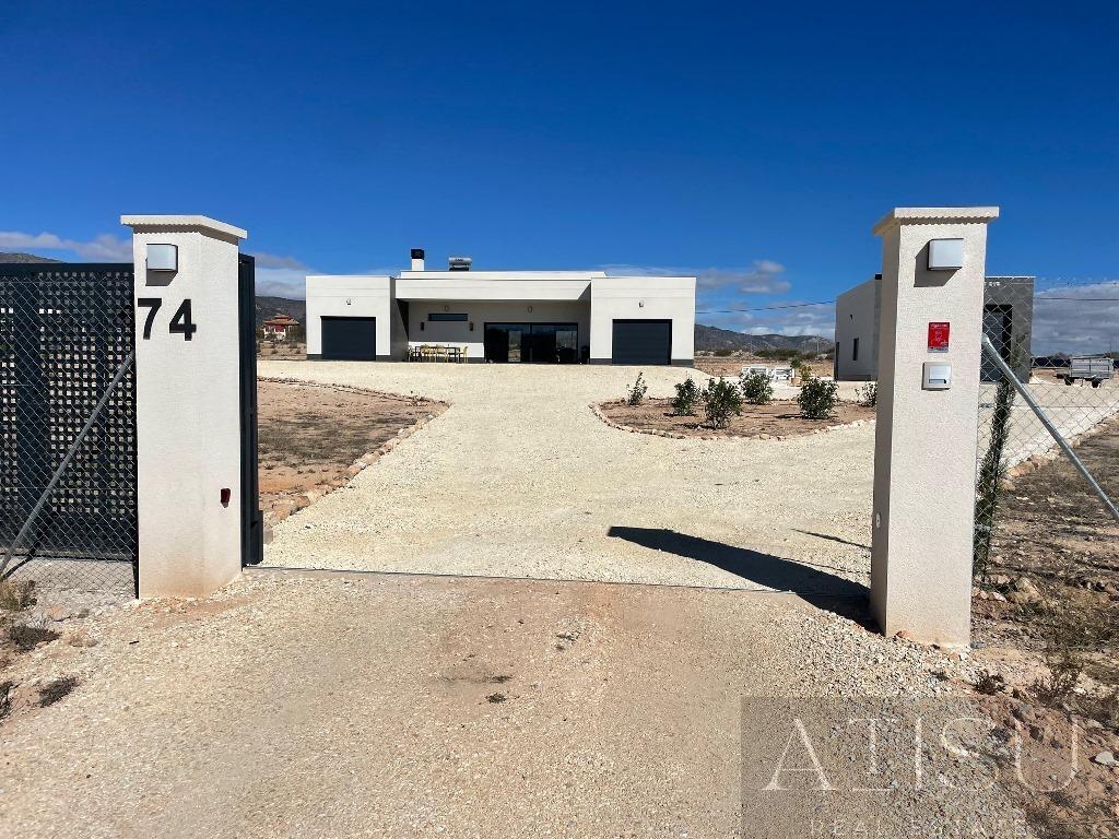 Venta de villa en Pinoso