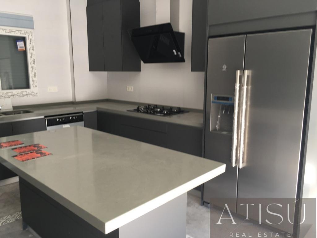 Venta de villa en Pinoso