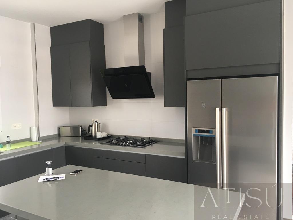 Venta de villa en Pinoso